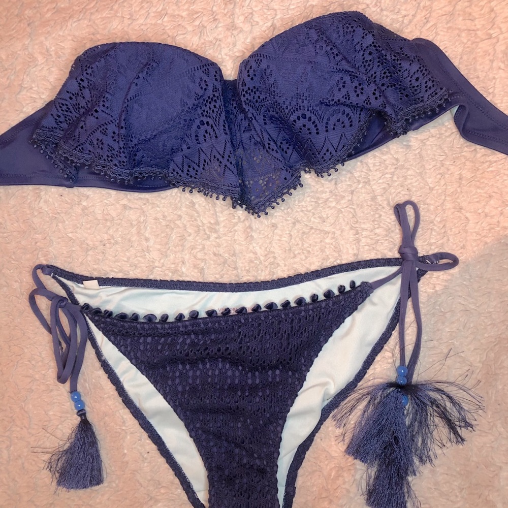 Victoria Secret strapless flounce bikini 34B/M